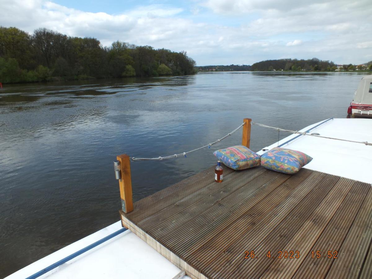 Zouw Hausboat Zakotven -Pouze Ubytovani Roudnice nad Labem Exterior photo